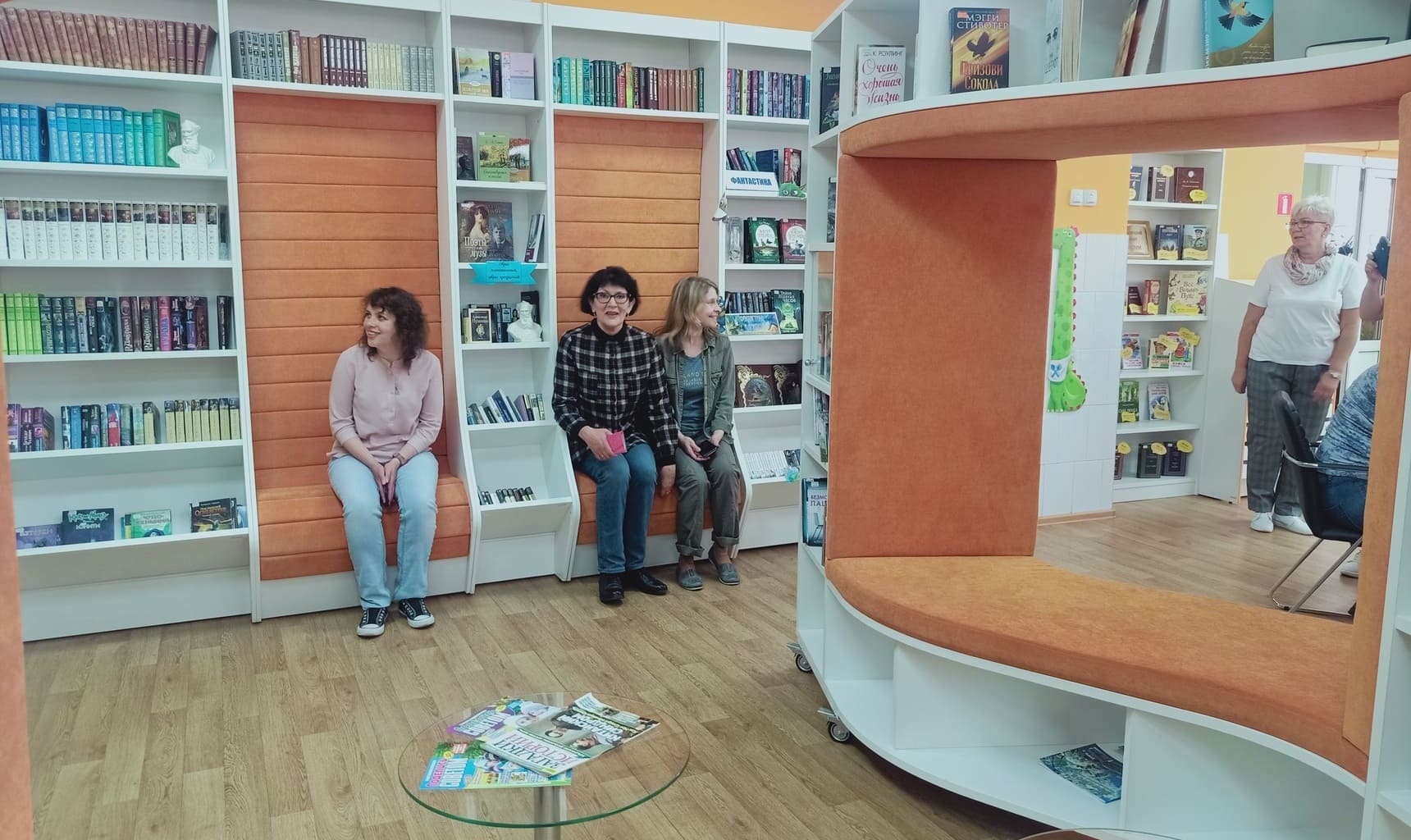 «Первый книжный» едет к детям